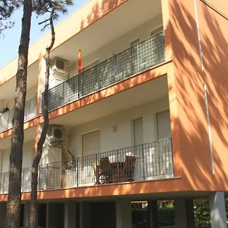 Lovely Flat Just 400mt From The Sea