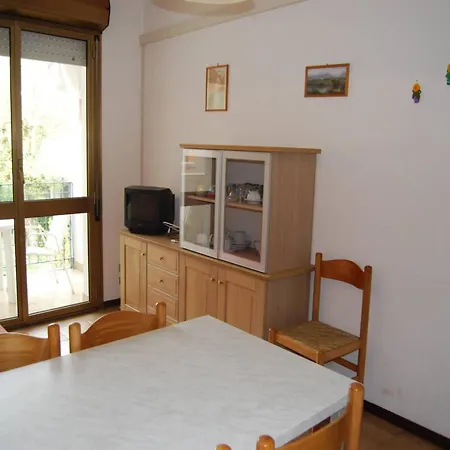 Lägenhet Lovely Flat Just 400mt From The Sea *