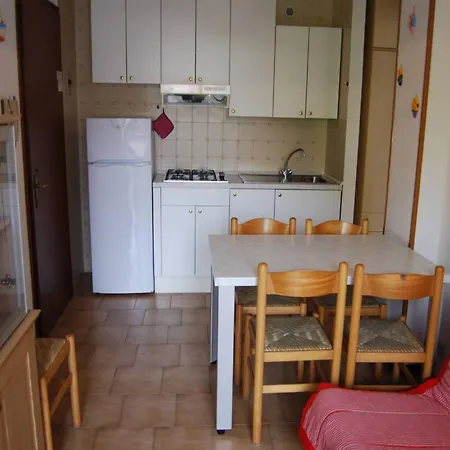 Lovely Flat Just 400mt From The Sea